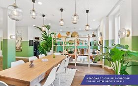Becozy Self Check-in Pop-Up Hotel Basel